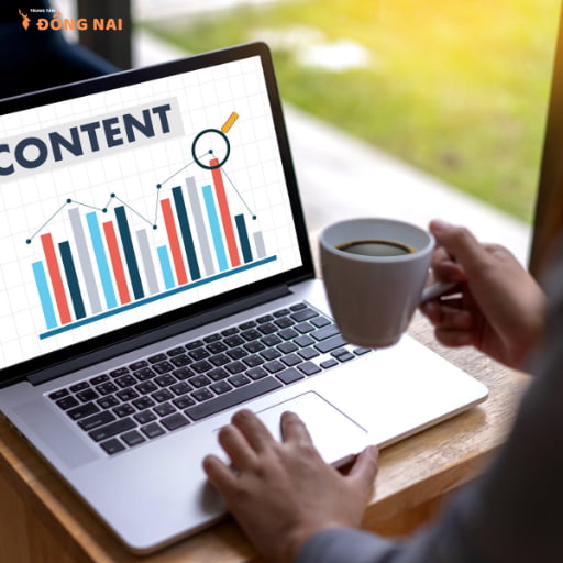 Tạo và Cập Nhật Blog Định Kỳ