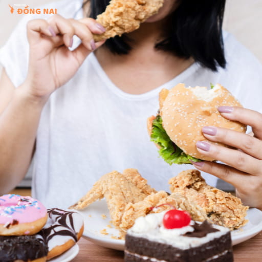 Ăn quá nhanh, nhai không kỹ