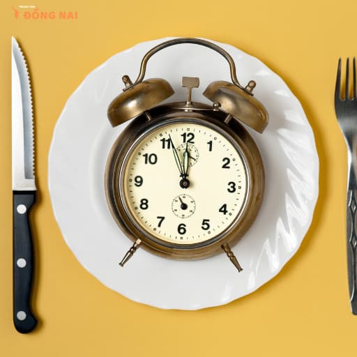 Bỏ bữa sáng hoặc ăn không đúng giờ