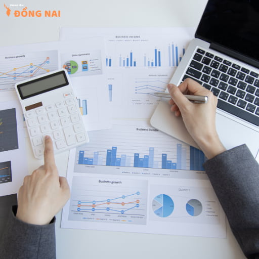 Dấu Hiệu Trường Học Đang Vận Hành Như Doanh Nghiệp